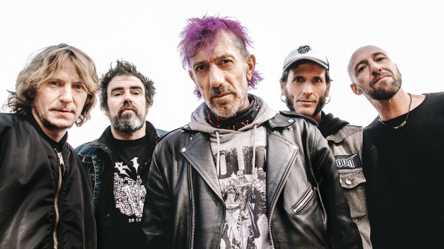 Manolo Kabezabolo, músico: "Mientras me tenga en pie y sea capaz de tocar y cantar, ahí voy a estar"