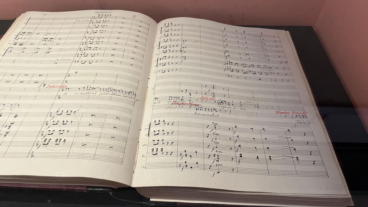 Fotografía de una composición de Matilde Salvador expuesta en el Museu Valencià de la Il·lustració i la Modernitat (MUVIM).