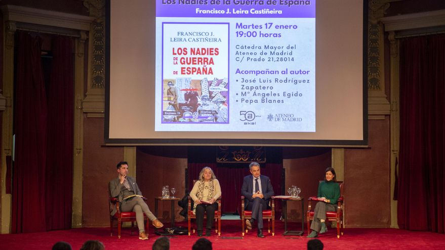 Castiñeira, Egido, Rodríguez Zapatero, y la periodista Pepa Blanes durante la presentación del libro 'Los Nadies de la Guerra de España'