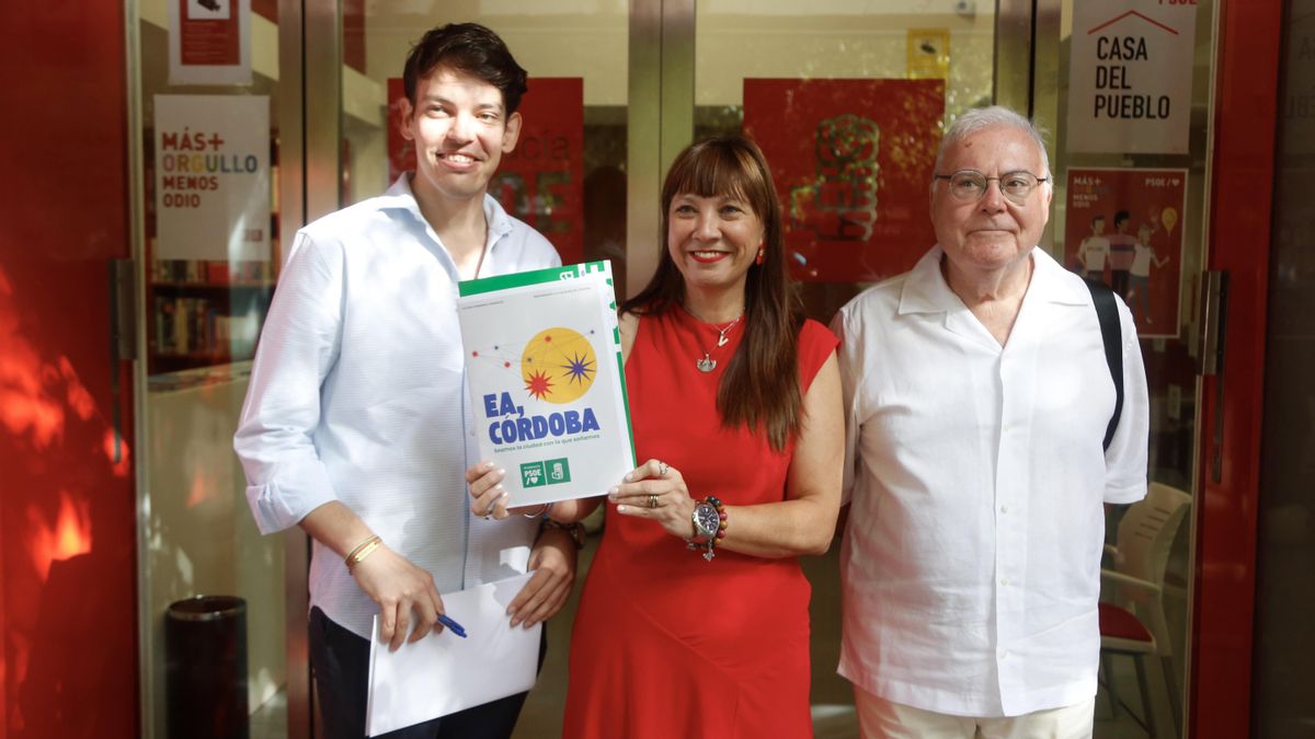 La parlamentaria socialista Victoria Fernández presenta su candidatura a las primarias del PSOE, para ser candidata a la alcaldía de Córdoba