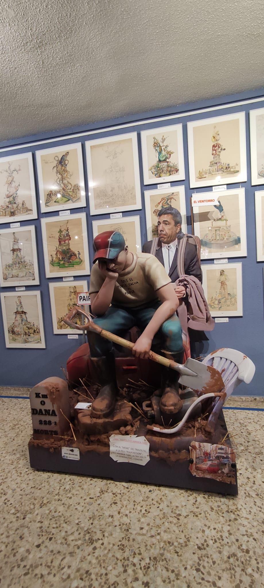 Imagen completa del ninot censurado.