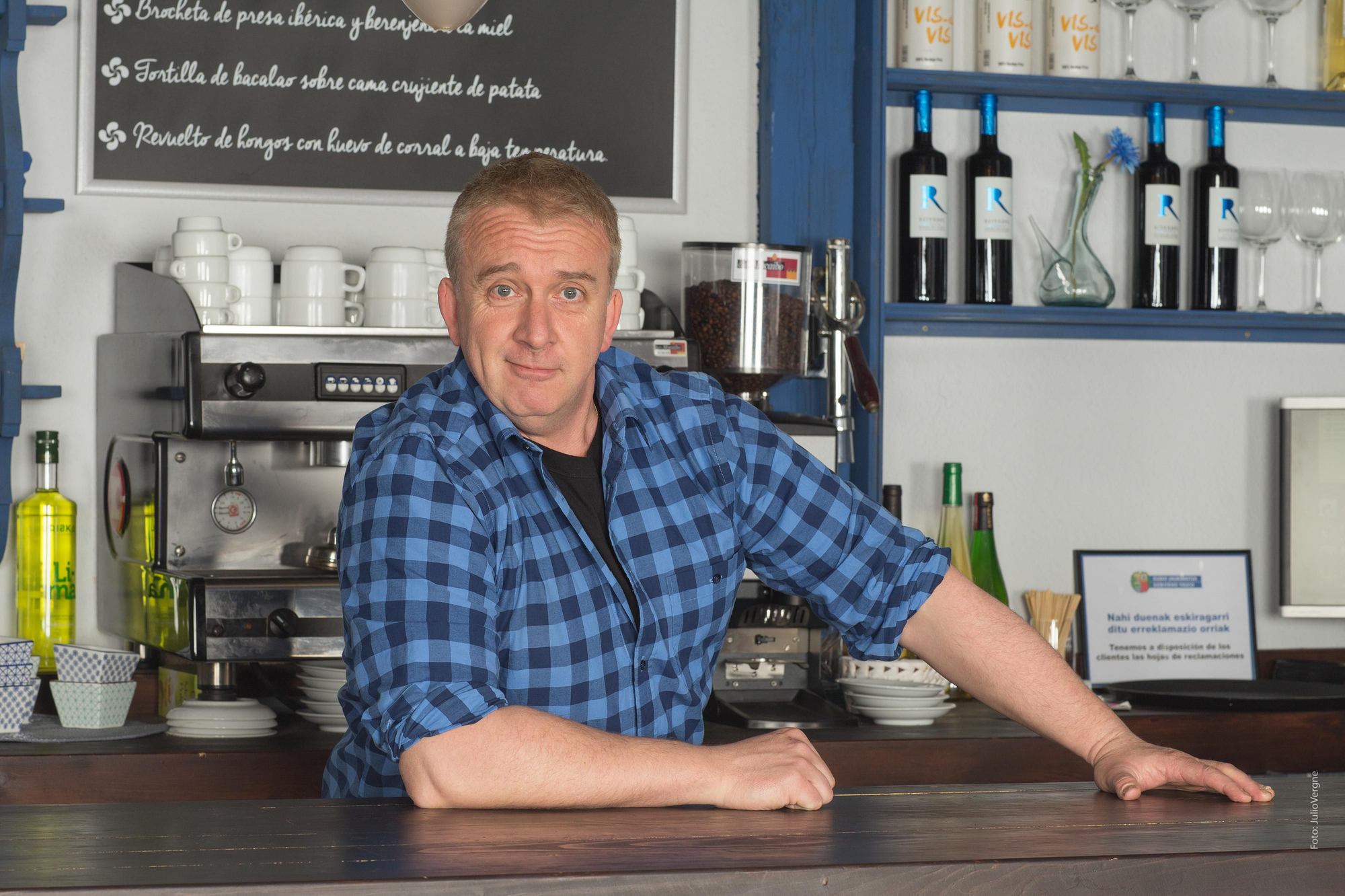 'Allí Abajo' muestra los posados oficiales de su tercera temporada