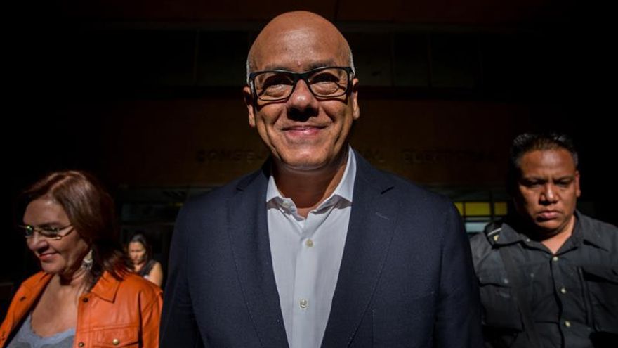 El Gobierno venezolano invita al Vaticano para el diálogo con la oposición