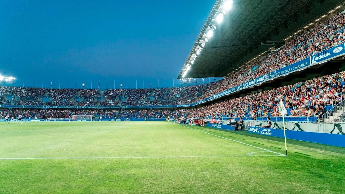 El Heliodoro bate su récord de espectadores en un arranque de Liga en Segunda División