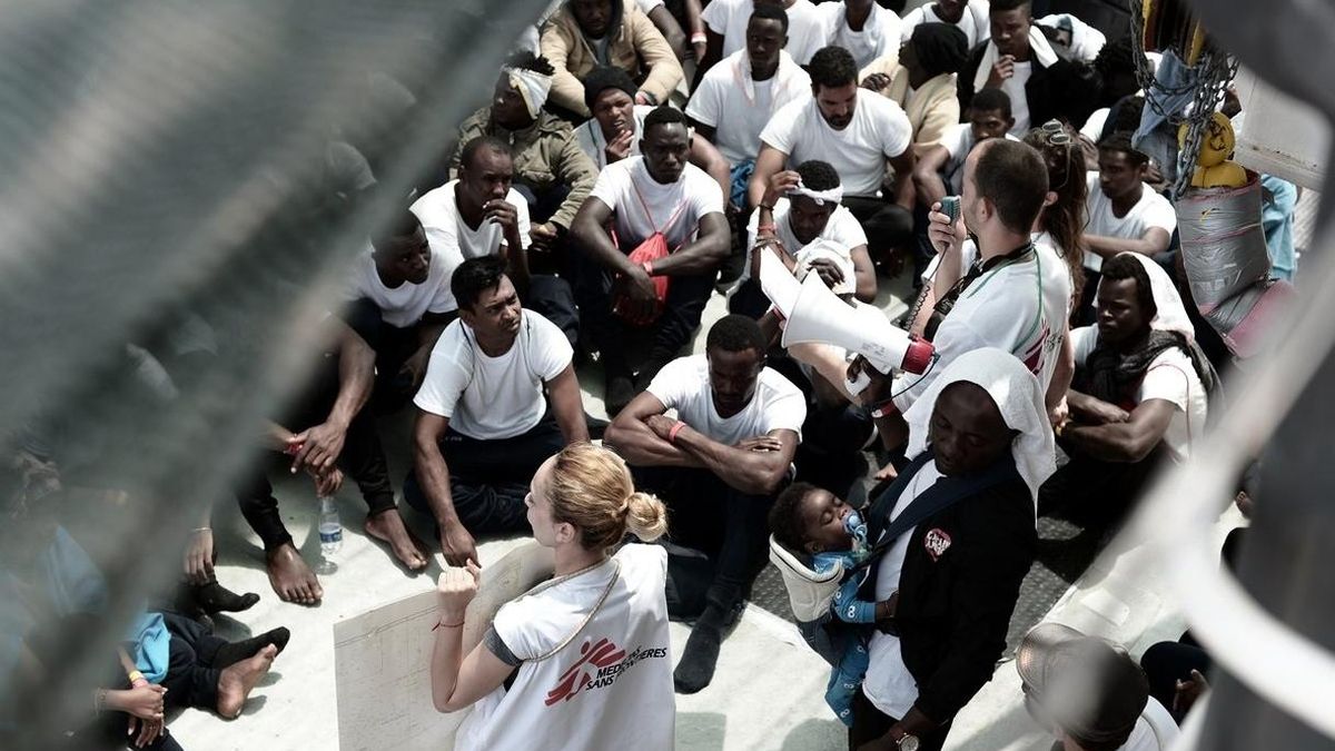 El Gobierno tramita la autorización de escala para que el Aquarius pueda desembarcar en España