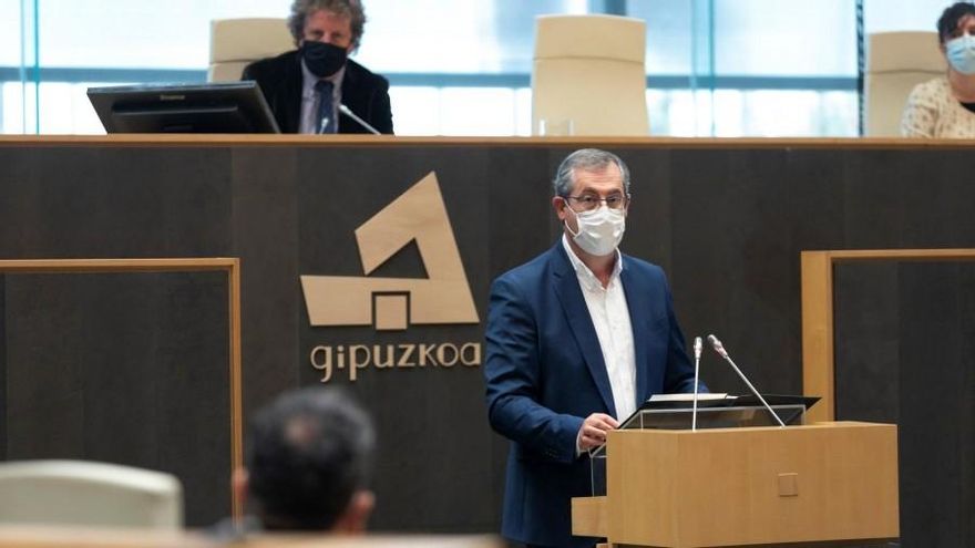La Diputación se reúne con los alcaldes de Gipuzkoa para abordar la situación "antes de que se vaya de las manos"