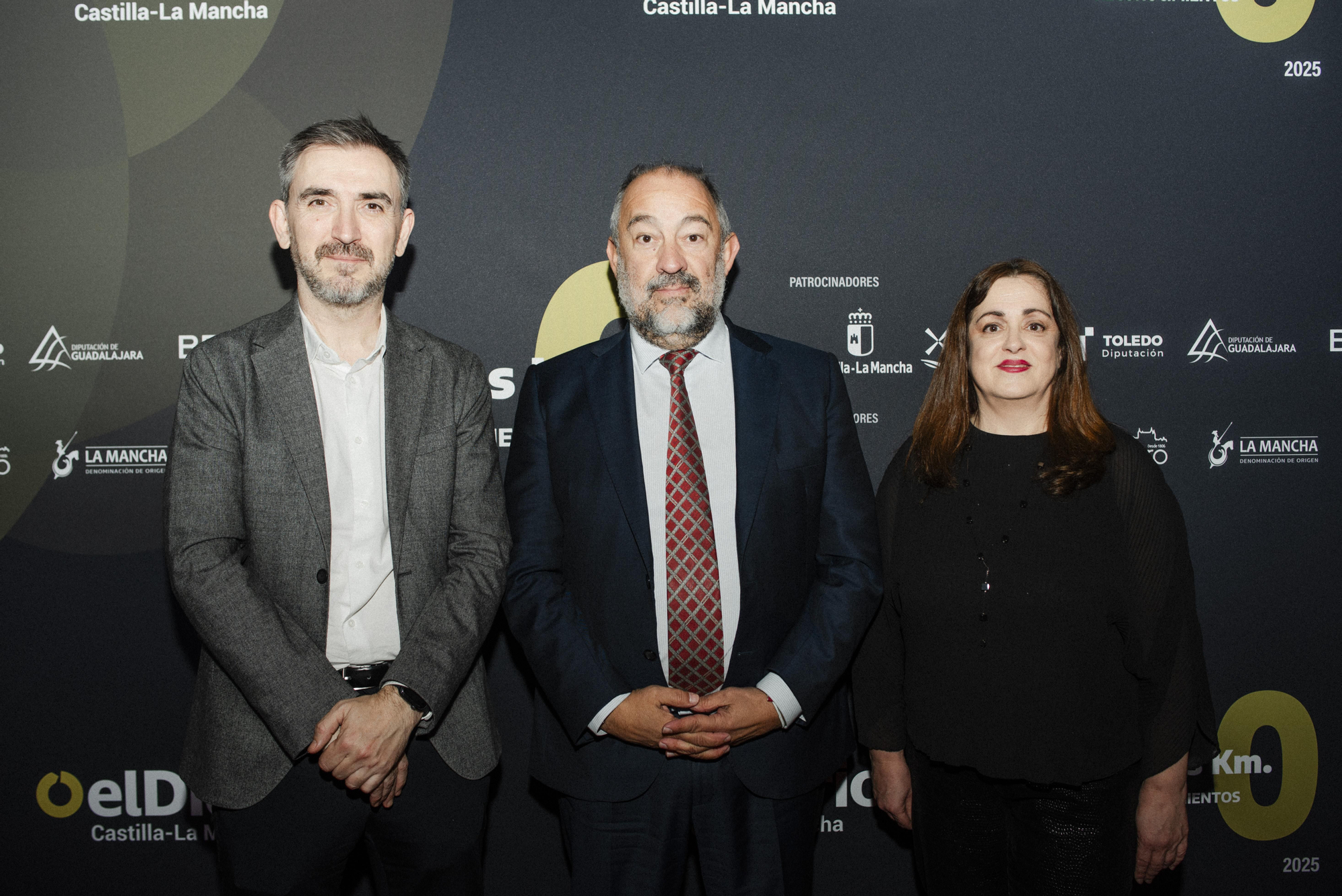 De izquierda a derecha: Ignacio Escolar, director de elDiario.es; Julián Garde, rector de la Universidad de Castilla-La Mancha y Carmen Bachiller, directora de elDiario.es Castilla-La Mancha