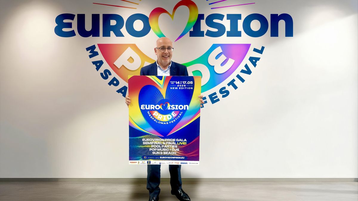 El presidente del Cabildo de Gran Canaria, Antonio Morales con el cartel de Eurovision Pride 2026.
