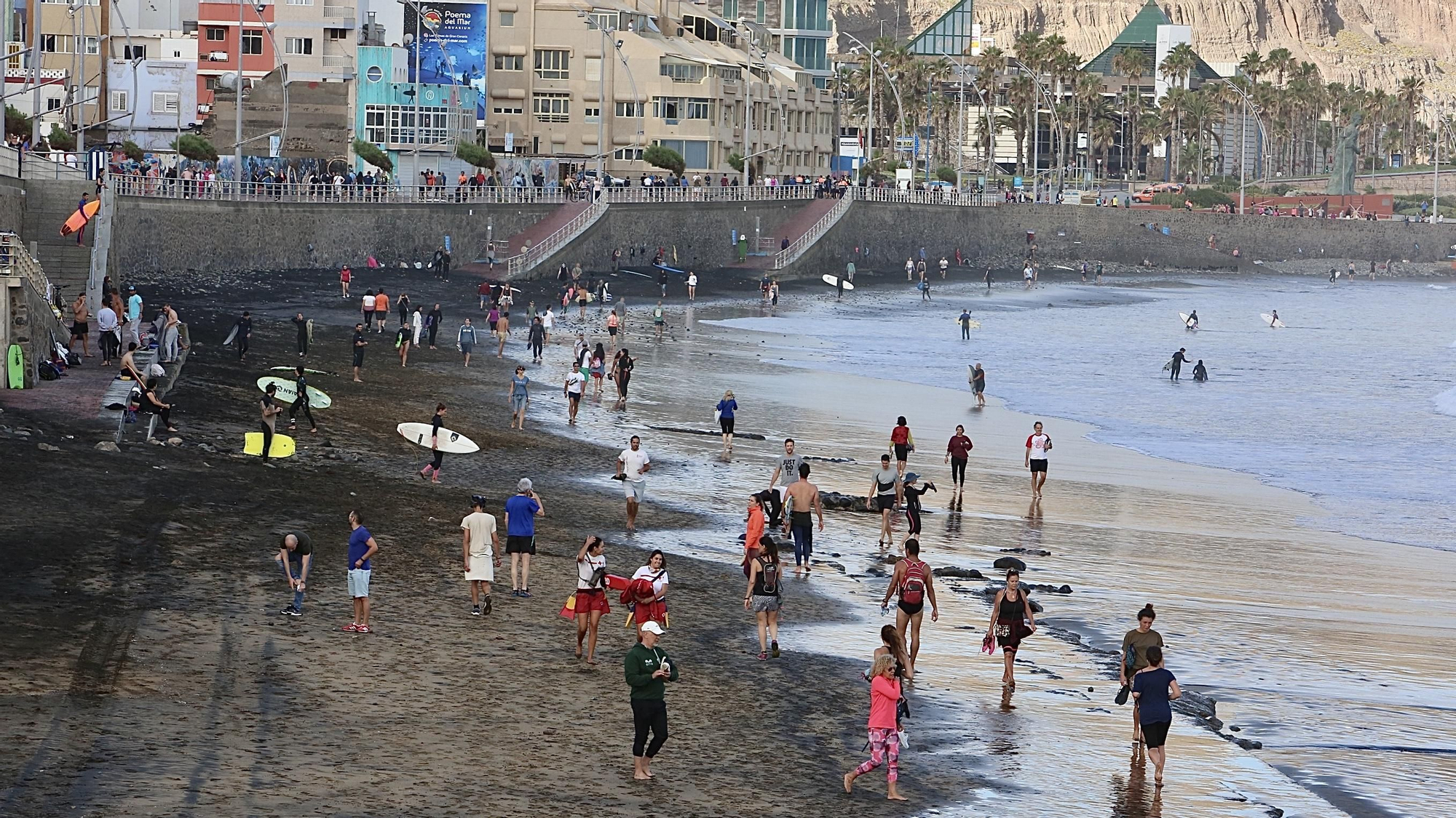 Primer día de alivio del confinamiento en Las Palmas de Gran Canaria. (Alejandro Ramos)