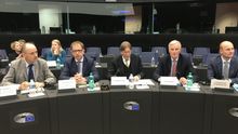 El negociador jefe del Brexit, Michel Barnier, reunido en el Parlamento Europeo con la comisión especial para el Brexit.