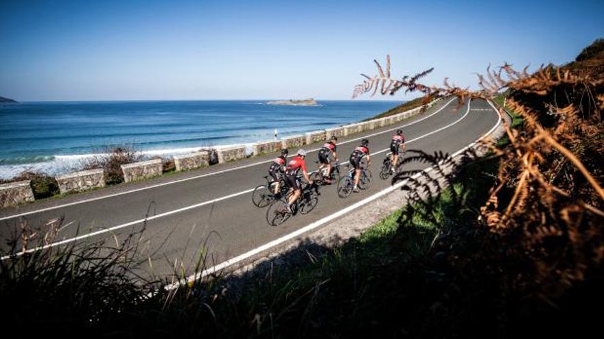 Más de 1.100 ciclistas inundarán las carreteras vizcaínas el domingo por la carrera “Orbea Klasika Bilbao Bizkaia”