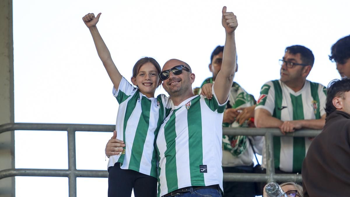 Grada Blanquiverde del Córdoba CF - CD Mirandés