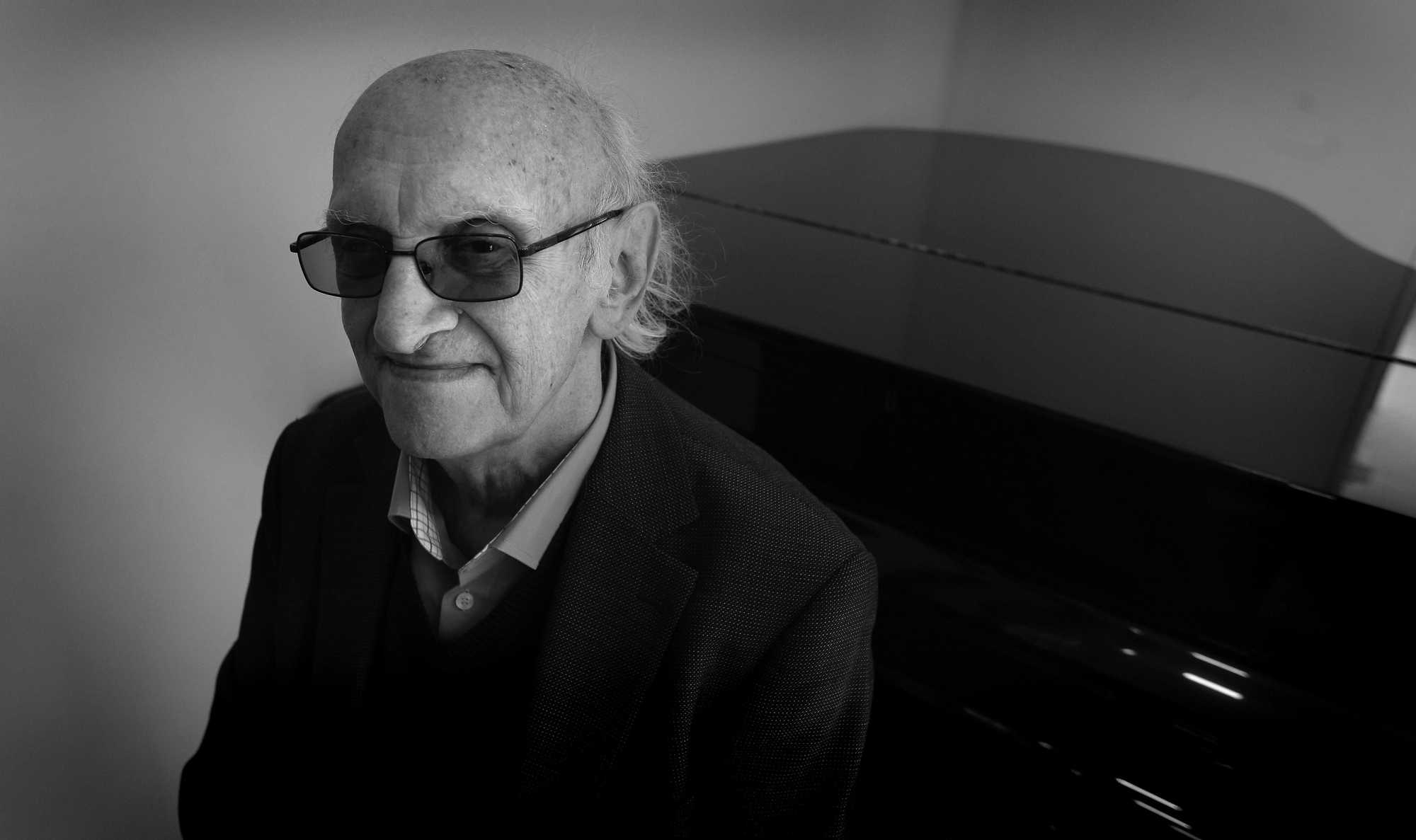 El escritor griego Petros Márkaris presenta su nuevo libro 'Cuarentena'.