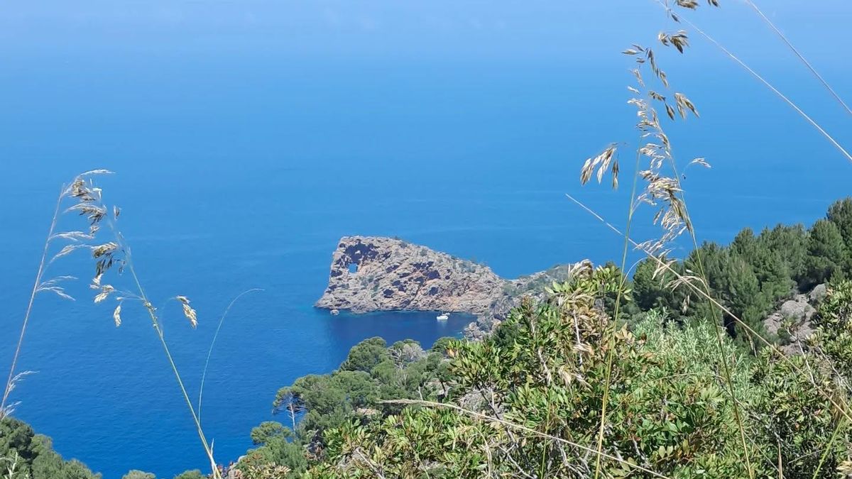 Na Foradada des de les immediacions del Monestir de Miramar. Serra de Tramuntana