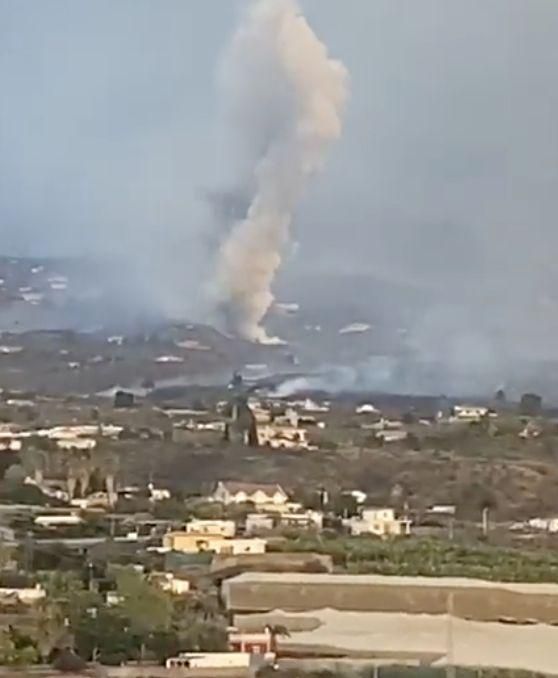 Nueva boca del volcán surgida en las cercanías de Tacande.