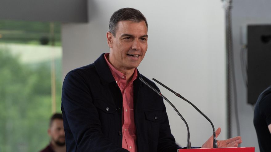 Archivo - El presidente del Gobierno y secretario general del PSOE, Pedro Sánchez, interviene durante un acto en Logroño