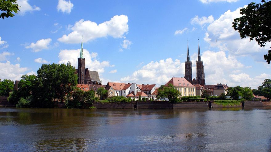 Torres en el Pequeño Vaticano de Wroclaw.