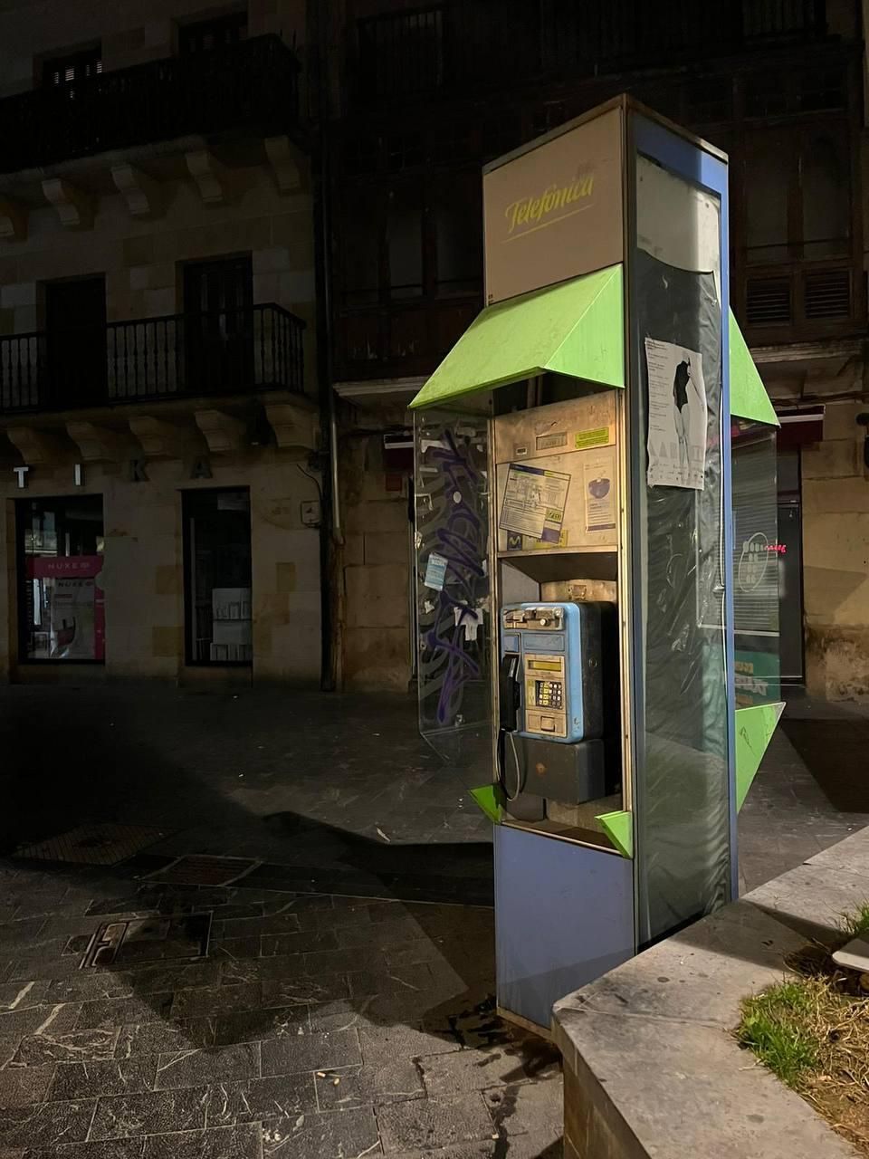 Cabina de teléfono en Errenteria, Gipuzkoa