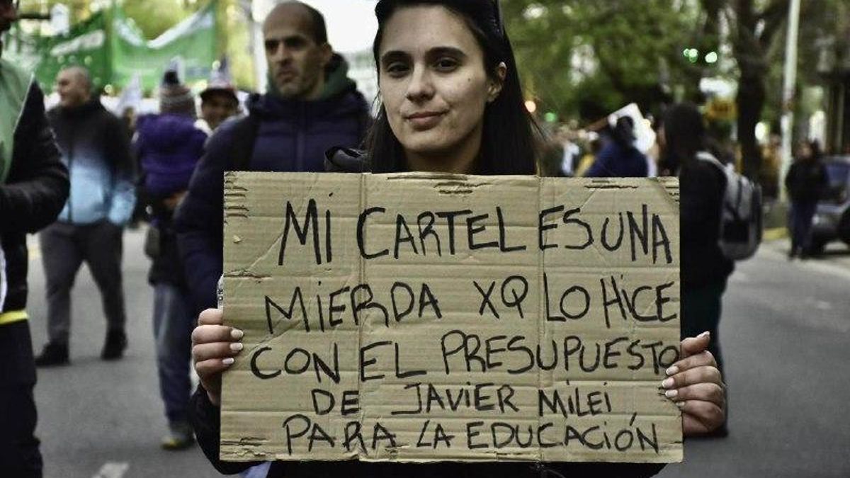 Marcha contra los vetos de Milei.