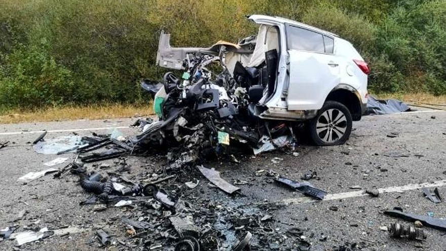 Estado en el que quedó el turismo. / Foto Bomberos de León