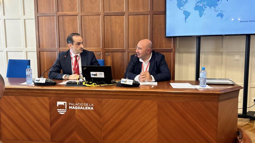 El consejero delegado de SODERCAN y el director de Políticas de Innovación del CDTI en el encuentro sobre retos y oportunidades de las Agencias de Desarrollo Regional