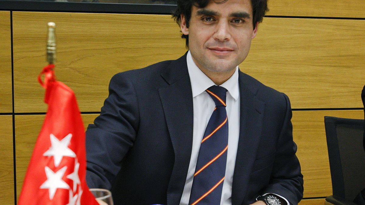 El exconsejero de Sanidad, Juan José Güemes, en una imagen de archivo / EFE