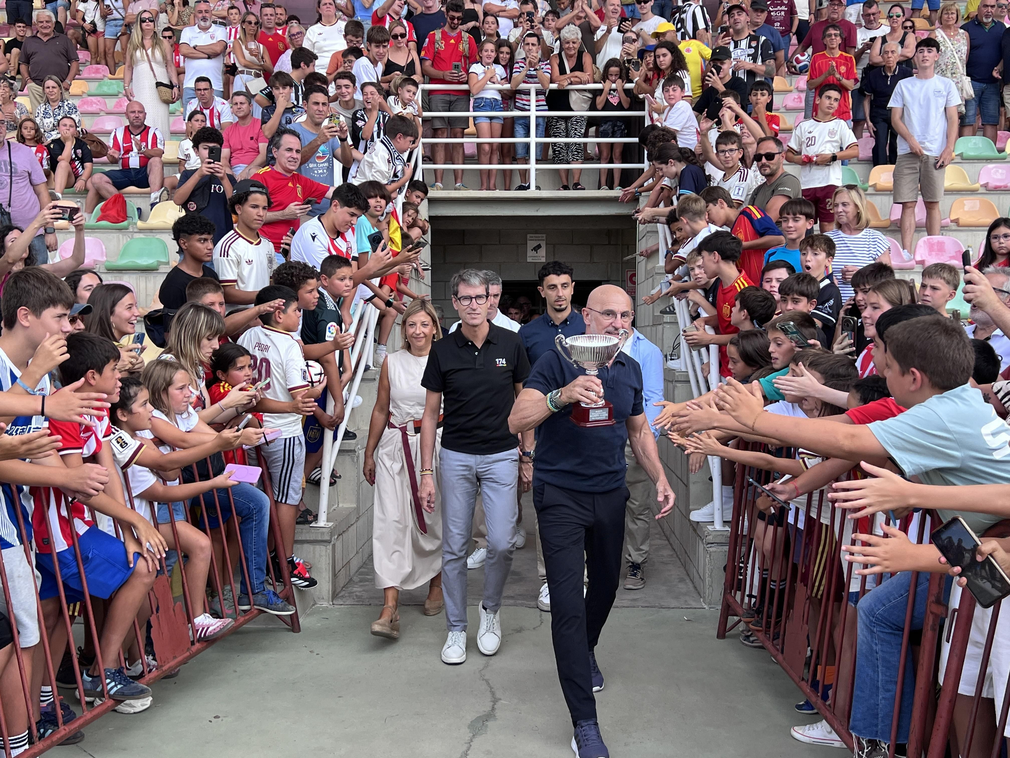 Homenaje al seleccionador Luis de la Fuente en Haro tras la victoria en el Mundial de fútbol