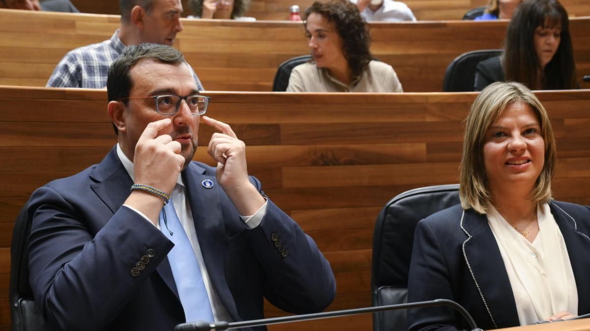 Barbón asegura que "lo poco nuevo que aporta" el líder del PP en Asturias es "un fraude"