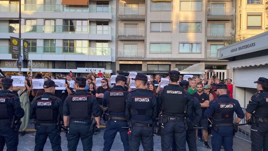 Contramanifestación en Donostia.
