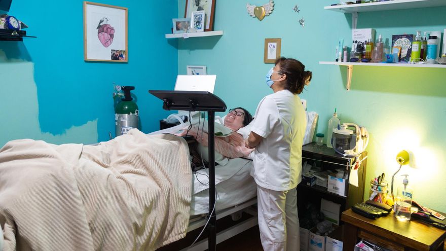 Ana Estrada en su habitación.