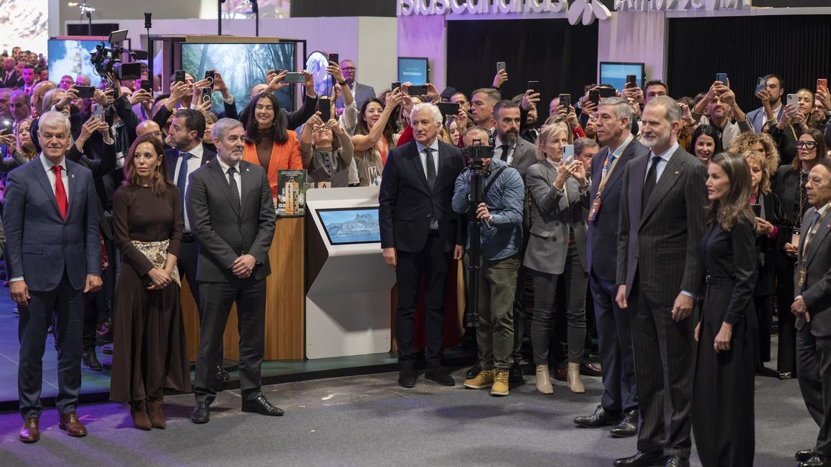 La conectividad aérea de Canarias con la Península "se estabiliza" tras años de "intenso" crecimiento: "El ritmo era insostenible"