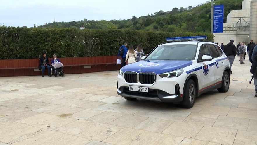 Un vehículo de la Ertzaintza