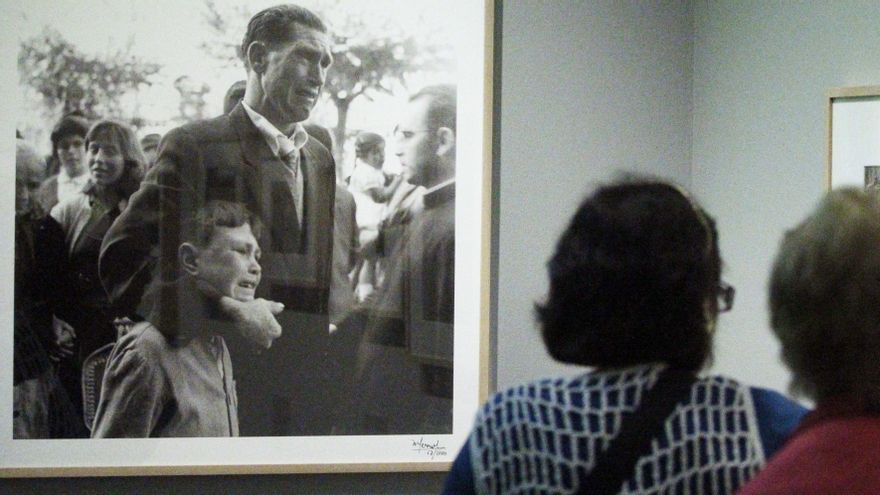 Historia de la foto que capturó para la eternidad el drama de la Galicia emigrante