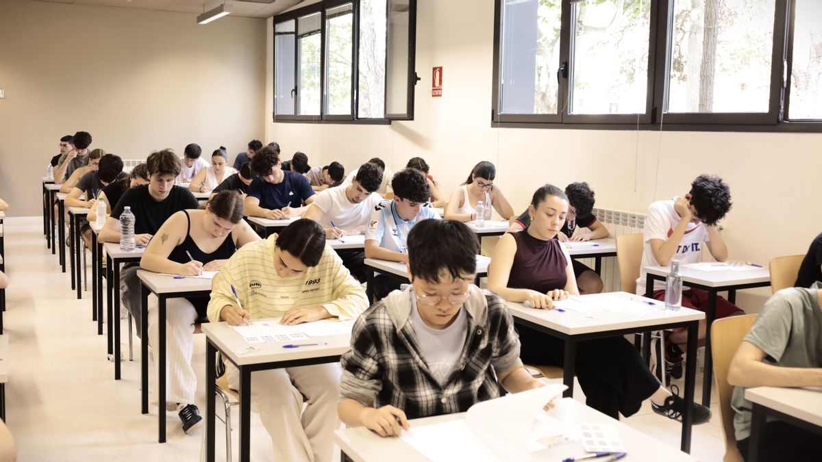 El alumnado durante los primeros exámenes de la PAU en Zaragoza