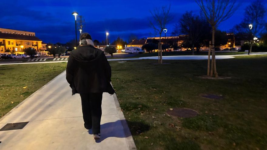 Elena se autolesionaba en clase y nadie se dio cuenta: "Han intentado tapar el asunto y ya se la han quitado de encima"