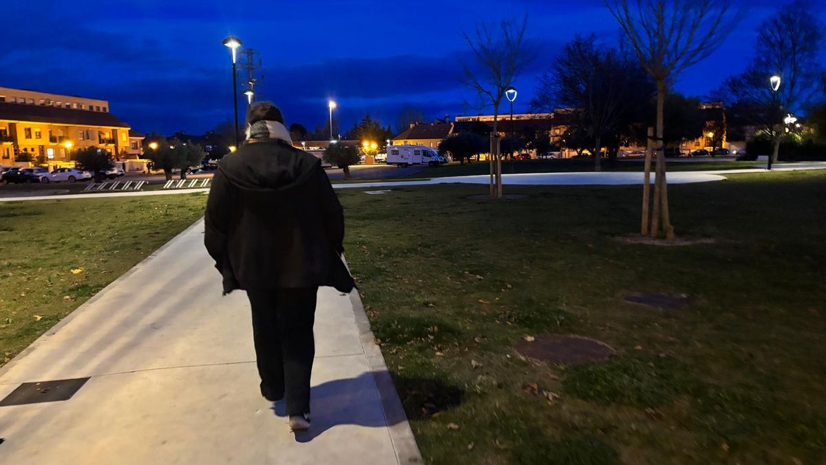 Elena se autolesionaba en clase y nadie se dio cuenta: "Han intentado tapar el asunto y ya se la han quitado de encima"