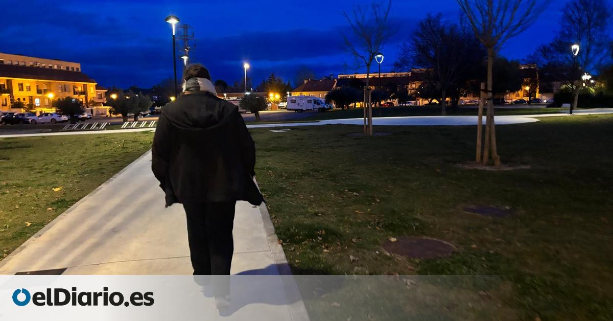 Elena se autolesionaba en clase y nadie se dio cuenta: Han intentado tapar el asunto y ya se la han quitado de encima