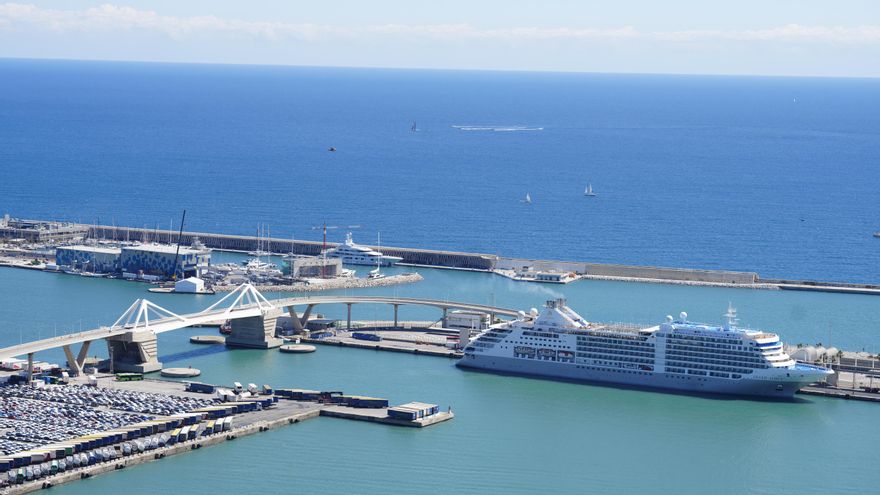 El Puerto de Barcelona estima su huella de carbono total en unas 495.000 toneladas de CO2