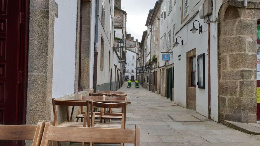 Galicia cierra la hostelería, confina los municipios y limita las reuniones a convivientes