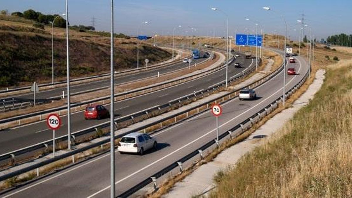 El Gobierno plantea rescatar las autopistas con una quita a la banca de hasta el 50%. EP