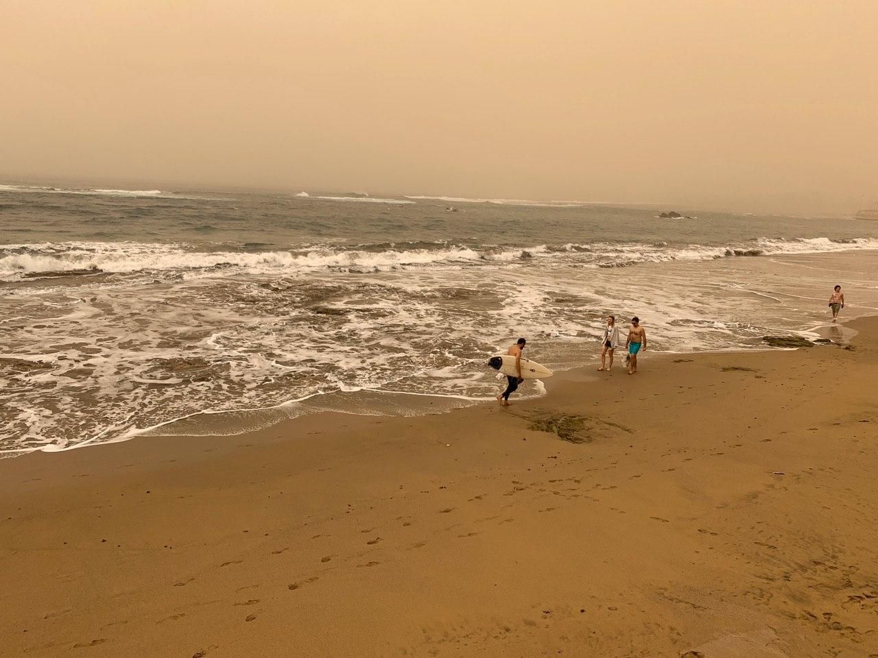 Calima en Las Canteras, Gran Canaria.