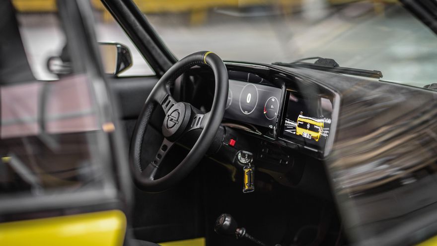 Puesto de conducción completamente digital.