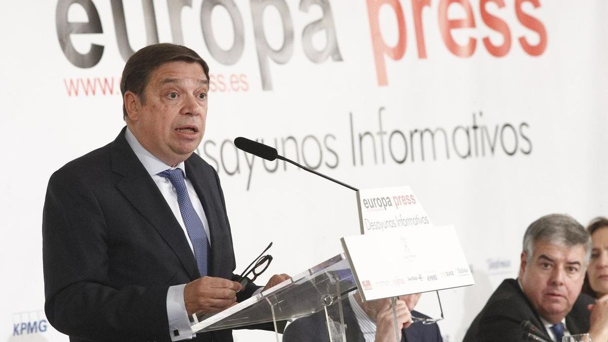 Luis Planas, cabeza de lista del PSOE al Congreso por Córdoba seguido de María Jesús Serrano y Antonio Hurtado
