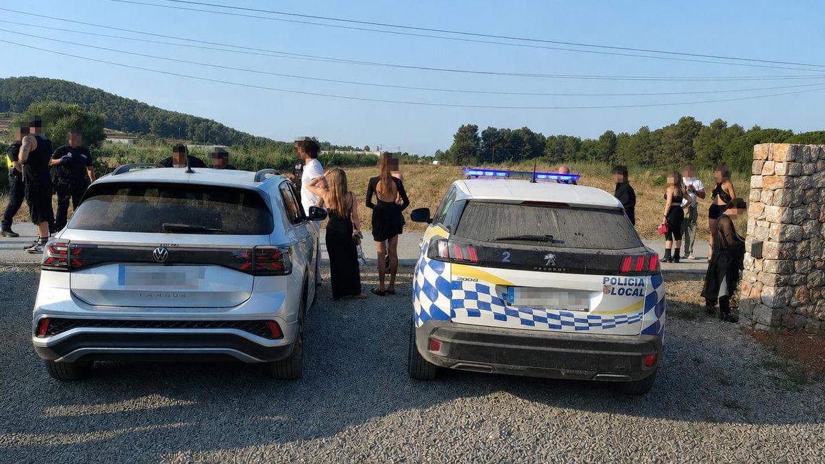 Las fiestas ilegales en mansiones proliferan en Ibiza: tiovivos, djs y drogas para centenares de personas