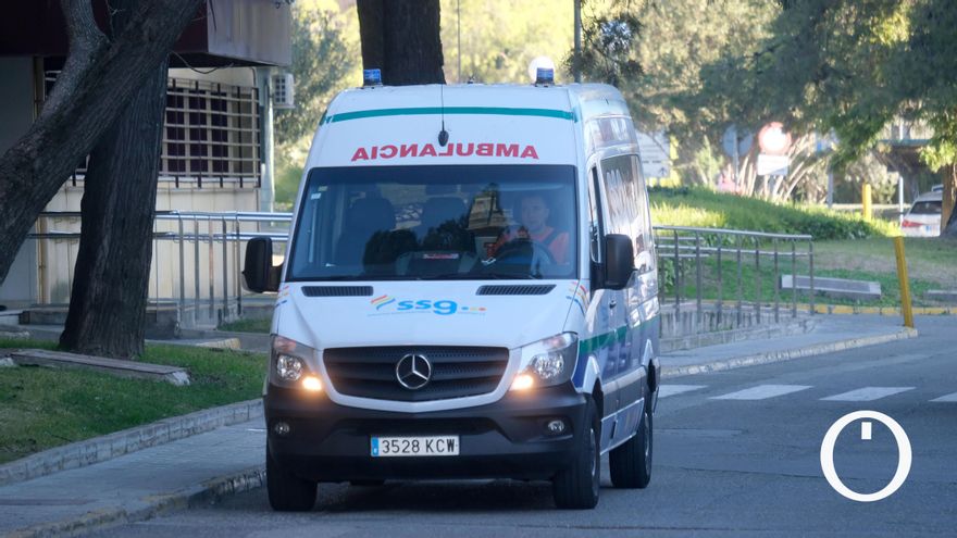 Herida una mujer en Córdoba tras caerle un objeto de hierro en la cabeza durante el temporal