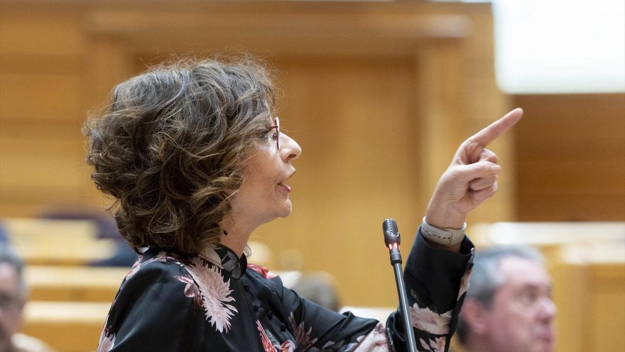 La vicepresidenta primera y ministra de Hacienda, María Jesús Montero, durante una sesión de control al Gobierno, en el Senado.