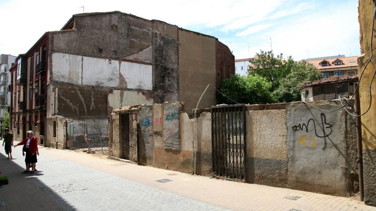 La Casa de Gordón Ordás terminó derribada con el permiso del Ayuntamiento de León.
