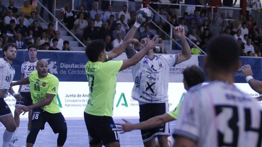 El Cajasol Ángel Ximénez Puente Genil pierde el trono andaluz antes del inicio de la ASOBAL (32-30)