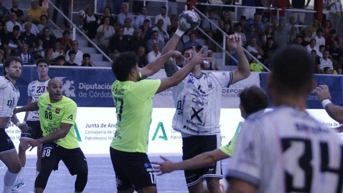 El Cajasol Ángel Ximénez Puente Genil pierde el trono andaluz antes del inicio de la ASOBAL (32-30)