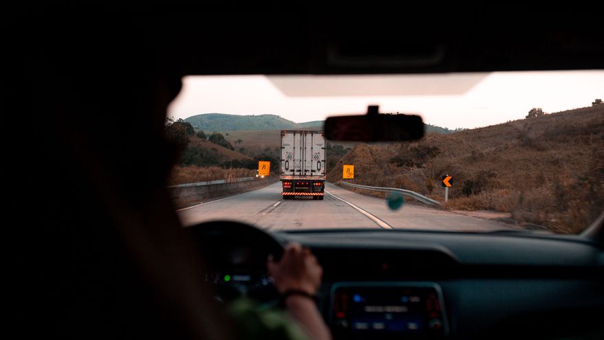 La regla del cuadrado que la DGT pide que apliquemos en las carreteras
